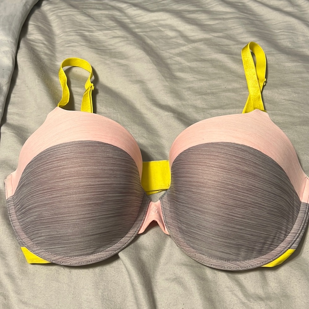 Victorias Secret uplift semi Demi  size 36DD